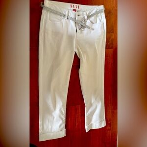 ELLE White Capri Pants Women’s Size 4 Cuffed‎ Stretch Denim with Belt